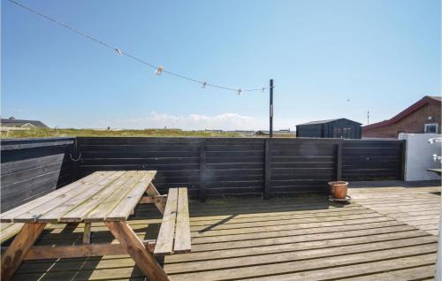Lild Strand House | Three-Bedroom Holiday Home In Frostrup