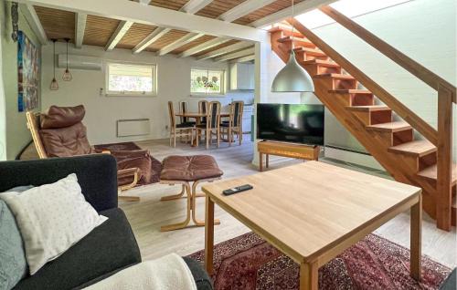 Fjellerup Strand House | Three-Bedroom Holiday Home In Glesborg