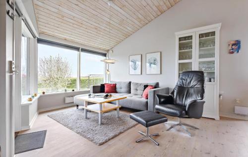 Bønnerup Strand House | Three-Bedroom Holiday Home In Glesborg