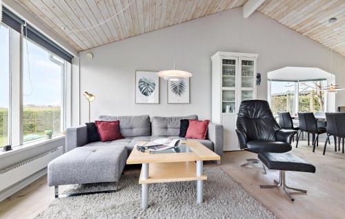Bønnerup Strand House | Three-Bedroom Holiday Home In Glesborg