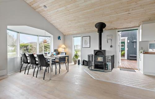 Bønnerup Strand House | Three-Bedroom Holiday Home In Glesborg