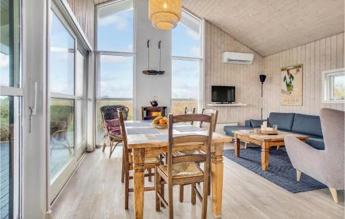 Hjørring House | Three-Bedroom Holiday Home Hjørring With A Room Hot Tub 01