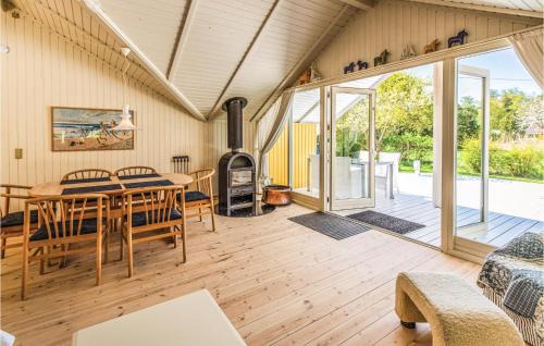 Boeslunde House | Three-Bedroom Holiday Home In Skalskor