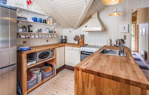 Boeslunde House | Three-Bedroom Holiday Home In Skalskor