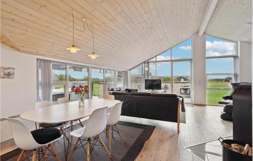 Vinderup House | Three-Bedroom Holiday Home In Vinderup