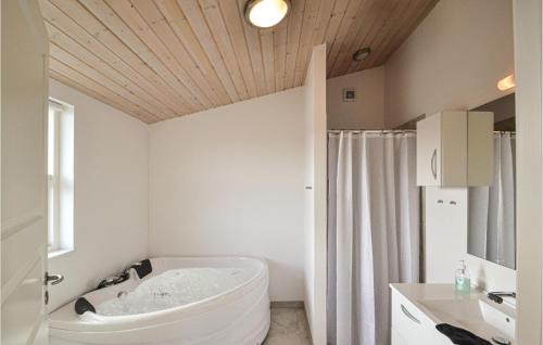 Ørsted House | Three-Bedroom Holiday Home In Orsted