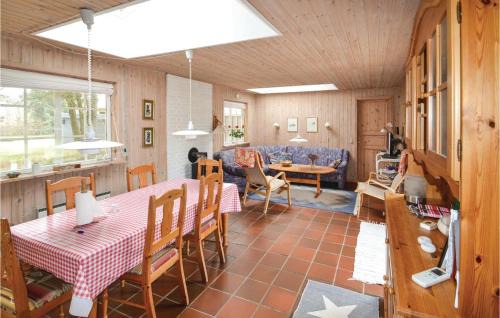 Ørsted House | Three-Bedroom Holiday Home In Orsted
