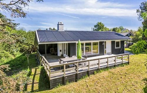 Udsholt House | Three-Bedroom Holiday Home In Vejby