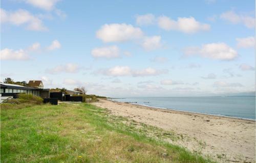 Skødshoved Strand House | Three-Bedroom Holiday Home In Knebel