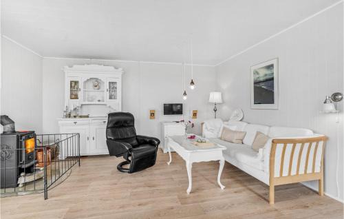 Trans House | Three-Bedroom Holiday Home In Lemvig
