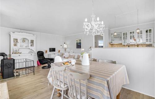 Trans House | Three-Bedroom Holiday Home In Lemvig