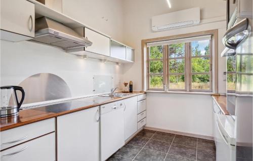 Jegum House | Three-Bedroom Holiday Home In Oksbol