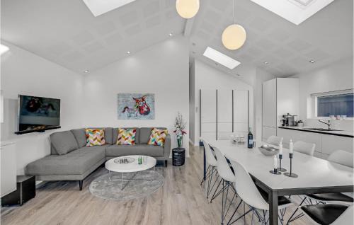 Otterup House | Three-Bedroom Holiday Home In Otterup