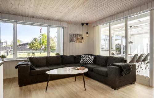 Hasmark Strand House | Three-Bedroom Holiday Home In Otterup