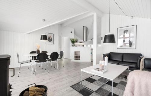 Jørgensø House | Three-Bedroom Holiday Home In Otterup
