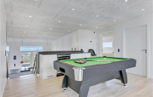 Grønninghoved Strand House | Three-Bedroom Holiday Home In Sjolund