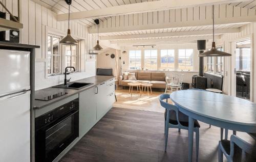 Fjand Badeby House | Three-Bedroom Holiday Home In Ulfborg