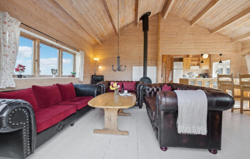 Fjand Badeby House | Three-Bedroom Holiday Home In Ulfborg