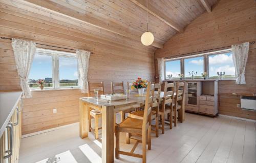 Fjand Badeby House | Three-Bedroom Holiday Home In Ulfborg