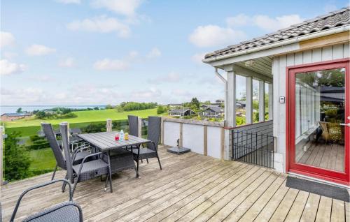 Hvalpsund House | Three-Bedroom Holiday Home In Farso