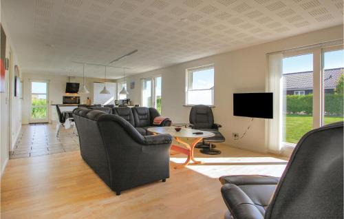 Flovt Strand House | Three-Bedroom Holiday Home In Haderslev