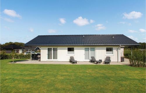 Flovt Strand House | Three-Bedroom Holiday Home In Haderslev