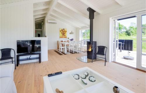 Grenaa House | Three-Bedroom Holiday Home In Grenaa