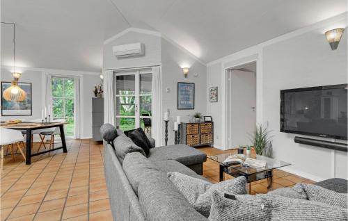 Grenaa House | Three-Bedroom Holiday Home In Grenaa