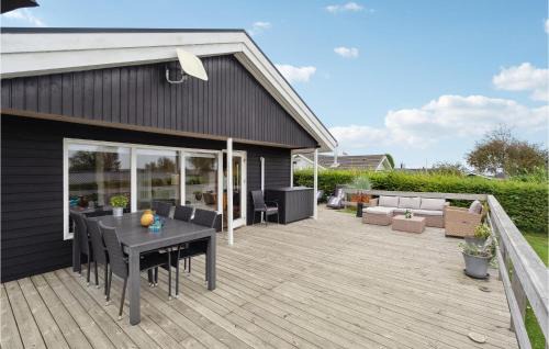 Hejlsminde Strand House | Three-Bedroom Holiday Home In Hejls