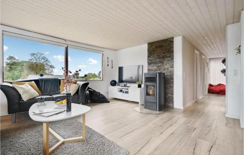 Hejlsminde Strand House | Three-Bedroom Holiday Home In Hejls