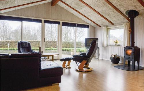 Hejlsminde Strand House | Three-Bedroom Holiday Home In Hejls