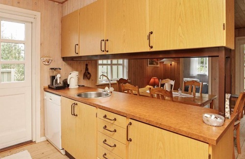 Jerup House | Three-Bedroom Holiday home in Jerup 13