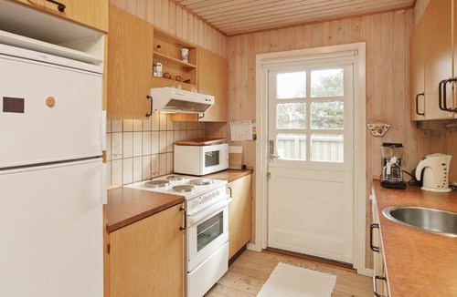 Jerup House | Three-Bedroom Holiday home in Jerup 13