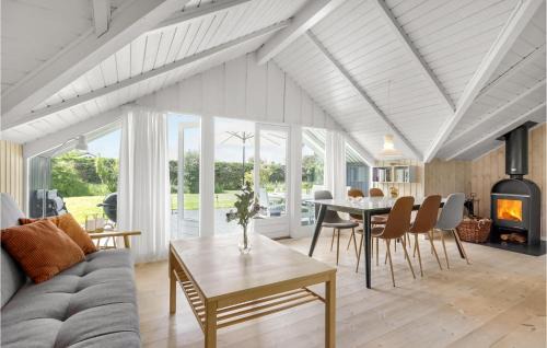 Saksild Strand House | Three-Bedroom Holiday Home In Odder