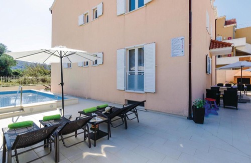 Zupa dubrovacka House | Three-Bedroom Holiday Home in Mlini