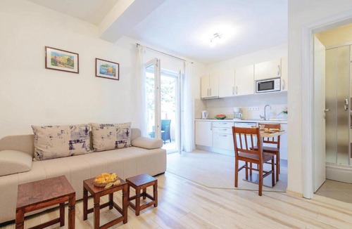 Zupa dubrovacka House | Three-Bedroom Holiday Home in Mlini