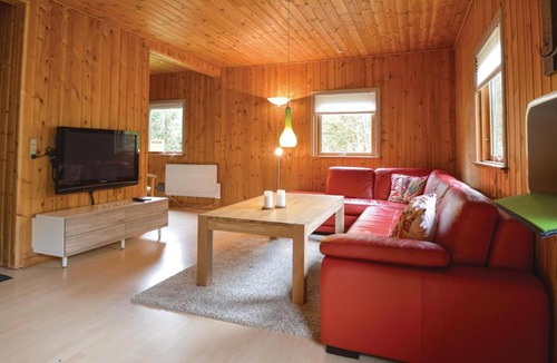 Skygge House | Three-Bedroom Holiday Home in Give