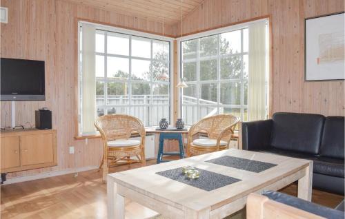 Nordost House | Three-Bedroom Holiday Home In Saby