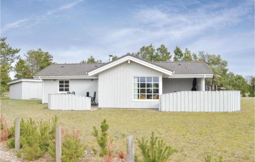 Nordost House | Three-Bedroom Holiday Home In Saby