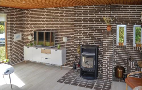 Nordost House | Three-Bedroom Holiday Home In Saby