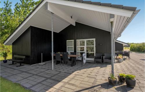 Skaven Strand House | Three-Bedroom Holiday Home In Tarm