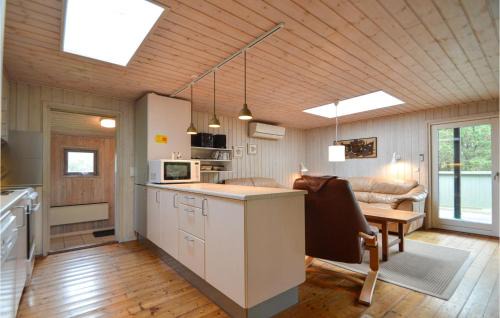 Bolilmark House | Three-Bedroom Holiday Home With A Fireplace In Rømø