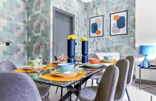 Southfield Apartment | Three Bedroom Home - Perfect for Large Groups