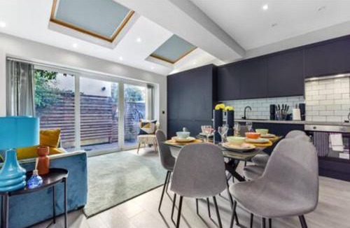 Southfield Apartment | Three Bedroom Home - Perfect for Large Groups