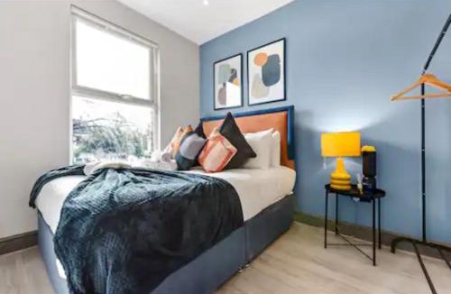 Southfield Apartment | Three Bedroom Home - Perfect for Large Groups