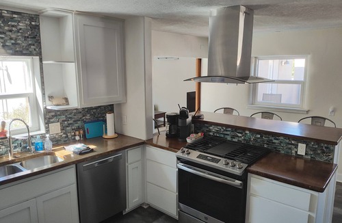 Summit Park House | Three bedroom home near the University of New Mexico and heart of Albuquerque