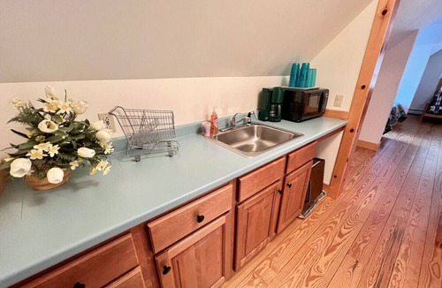 Stratton House | Three Bedroom home with loft