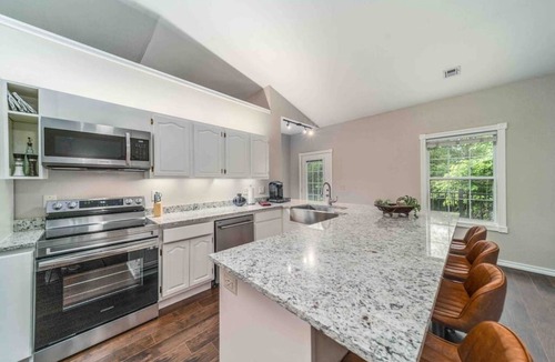 Fayetteville House | Three Bedroom House at Hamestring Creek