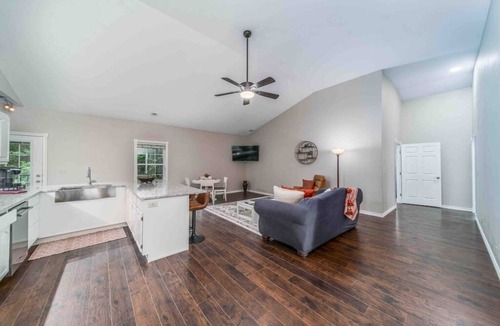 Fayetteville House | Three Bedroom House at Hamestring Creek