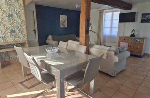 Ternant Apartment | Three Bedroom House 8 beds